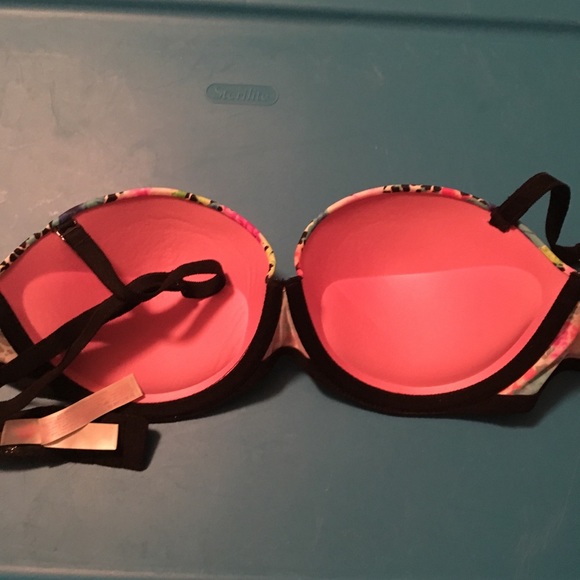 Victoria Secret 36B push-up bra - Picture 3 of 4